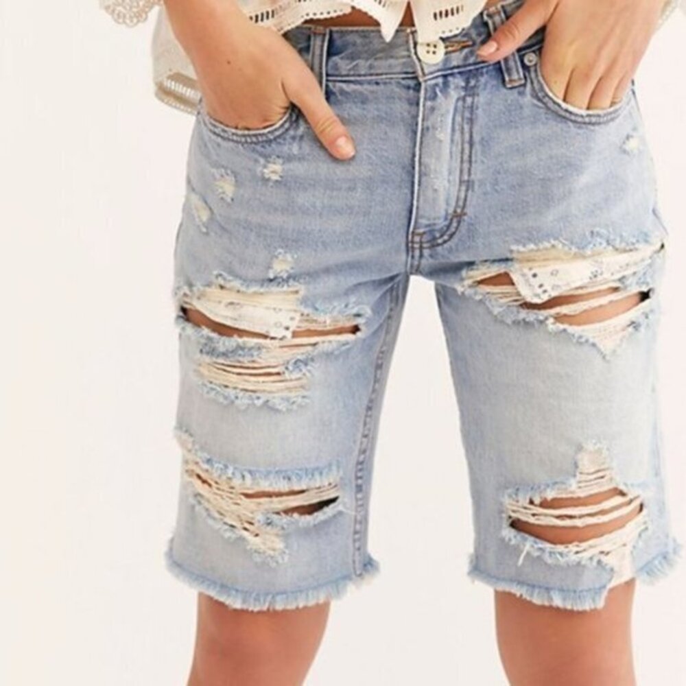 Free People Caroline Destroyed Cut Off Shorts. 24